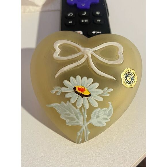 Westmoreland Other - Westmoreland Glass Heart Original sticker hand painted yellow